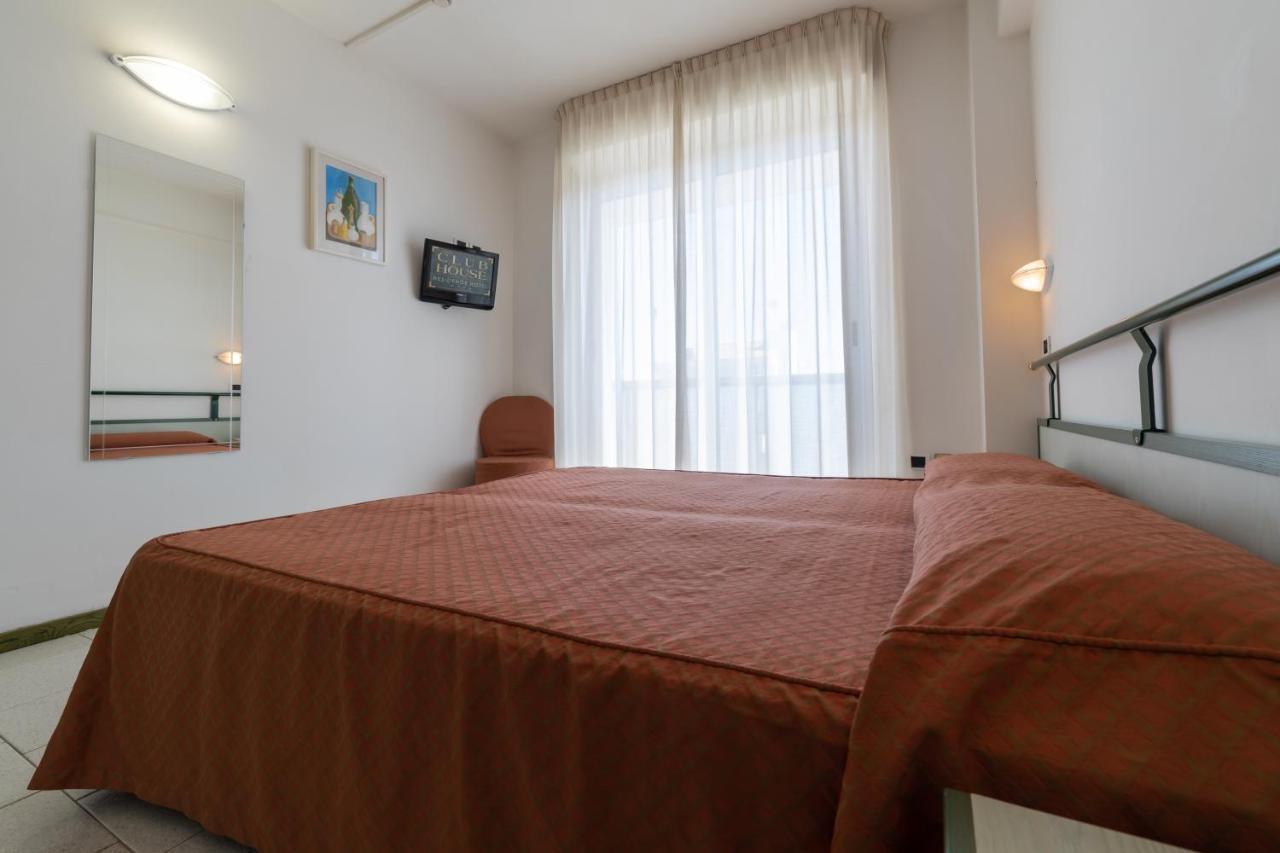 Residence Hotel Club House Cattolica Exteriör bild