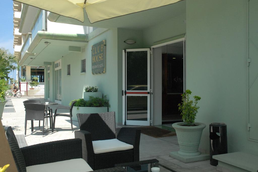 Residence Hotel Club House Cattolica Exteriör bild