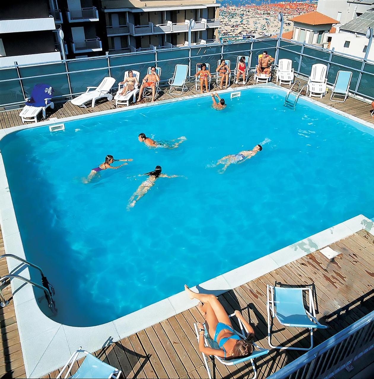 Residence Hotel Club House Cattolica Exteriör bild